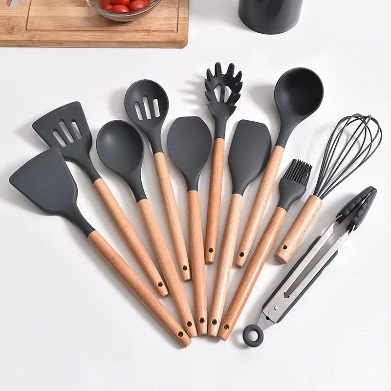 Jogo de Utensílios de Cozinha com 12 Peças em Silicone e Cabo de Madeira - Decorelle