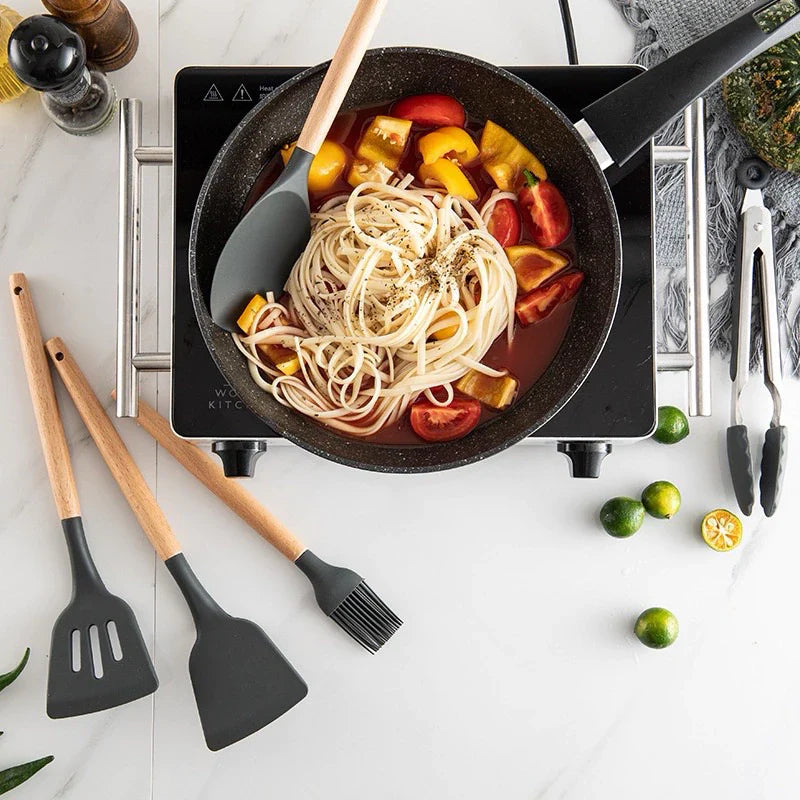 Jogo de Utensílios de Cozinha com 12 Peças em Silicone e Cabo de Madeira - Decorelle