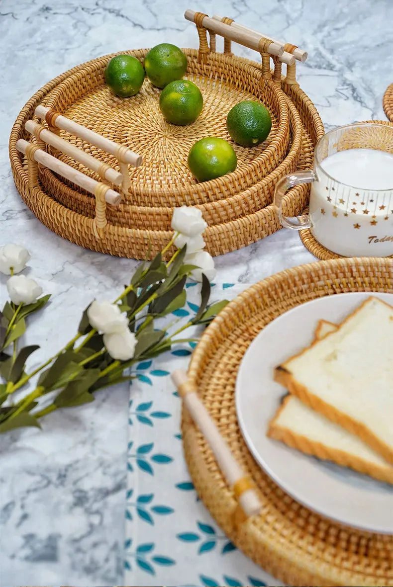 Bandeja Redonda de Rattan Elegance Decorelle