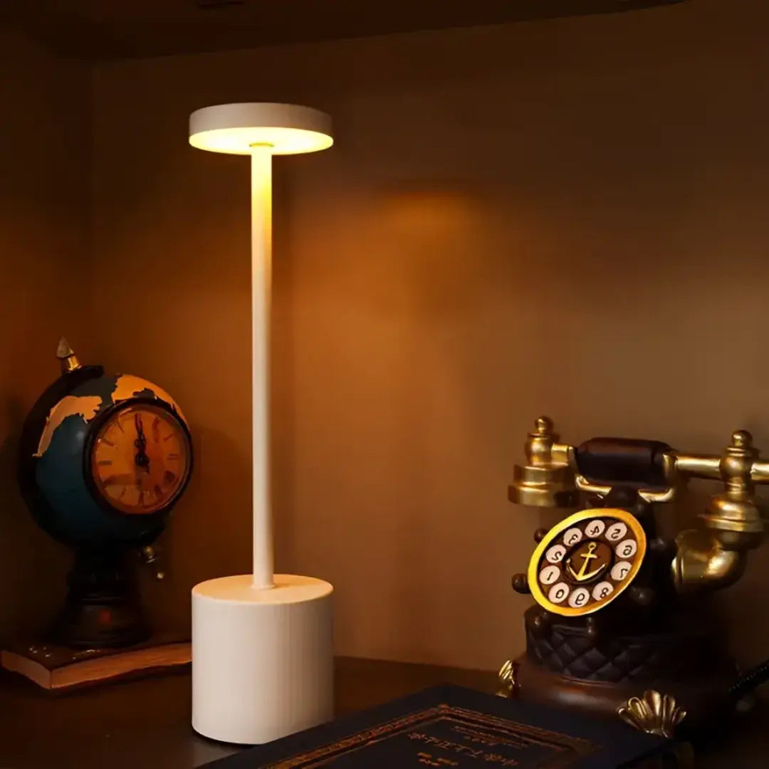 Luminária de Mesa ClassicLume - Decorelle